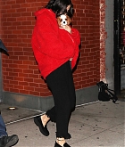 Selena_Gomez_-_Leaving_her_boyfriend_The_Weeknd_s_apartmnent_in_NYC_on_September_15-01.jpg
