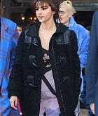 Selena_Gomez_-_Leaving_her_friends_apartment_in_New_York_on_February_13-01.jpg