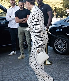 Selena_Gomez_-_Leaving_her_hotel_in_Paris_July_92C_202212.jpg