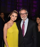 Selena_Gomez_-_Lupus_Research_Alliance__Breaking_Through_Lupus_Gala__on_November_20-09.jpg