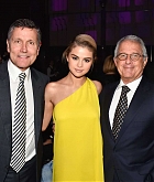 Selena_Gomez_-_Lupus_Research_Alliance__Breaking_Through_Lupus_Gala__on_November_20-11.jpg