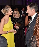 Selena_Gomez_-_Lupus_Research_Alliance__Breaking_Through_Lupus_Gala__on_November_20-12.jpg