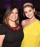 Selena_Gomez_-_Lupus_Research_Alliance__Breaking_Through_Lupus_Gala__on_November_20-13.jpg