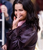 Selena_Gomez_-_On_the_set_of_Only_Murderers_in_the_Building_in_New_York_City_0317202310.jpg