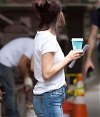 Selena_Gomez_-_On_the_set_of_Woody_Allen_film_in_NYC_on_September_14-09.jpg