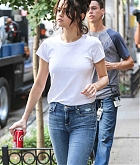 Selena_Gomez_-_On_the_set_of_Woody_Allen_film_in_NYC_on_September_14-23.jpg