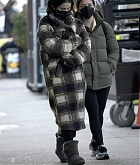 Selena_Gomez_-_On_the_set_of__Only_Murders_in_the_Building__in_New_York_March_42C_202204.jpg