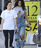 Selena_Gomez_-_Out_and_about_in_Los_Angeles_on_Feb_11-13.jpg