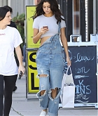 Selena_Gomez_-_Out_and_about_in_Los_Angeles_on_Feb_11-27.jpg
