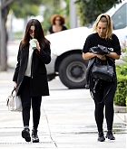 Selena_Gomez_-_Out_and_about_in_Los_Angeles_on_Feb_21-52.jpg