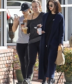 Selena_Gomez_-_Out_for_Breakfast_with_Friends_in_Los_Angeles_on_March_7-05.jpg