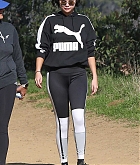 Selena_Gomez_-_Out_for_a_hike_in_Los_Angeles2C_2018-12-24-07.jpg