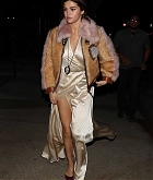 Selena_Gomez_-_Out_for_dinner_with_friends_in_Los_Angeles2C_CA_on_February_22C_2018-01.jpg