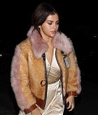 Selena_Gomez_-_Out_for_dinner_with_friends_in_Los_Angeles2C_CA_on_February_22C_2018-06.jpg