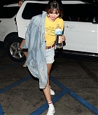 Selena_Gomez_-_Outside_roller_skating_in_Glendale2C_CA_March_272C_2018-03.jpg