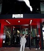 Selena_Gomez_-_Puma_flagship_store_in_New_York_January_142C_2020-04.jpg