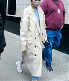 Selena_Gomez_-_Seen_heading_to_the_movie_set_of_Only_Murders_in_New_York_City_01192021_07.jpg