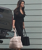 Selena_Gomez_-_Seen_leaving_a_beach_house_in_Malibu_July_132C_2024_02.jpg