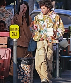 Selena_Gomez_-_Seen_out_for_dinner_in_Los_Angeles_CA_-_June_242C_2025_16.jpg
