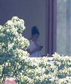 Selena_Gomez_-_Spends_time_with_her_puppy_and_Justin_Bieber_at_a_rental_house_in_LA_October_27-06.jpg