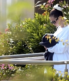 Selena_Gomez_-_Spotted_arriving_at_the_private_airport_-_Los_Cabos2C_Mexico_-_August_212C_2025_06.jpg