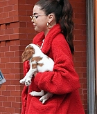 Selena_Gomez_-_Steps_out_with_her_new_puppy_Charlie_in_New_York_City_on_September_16-04.jpg