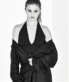 Selena_Gomez_-_THR_2016-10~0.jpg