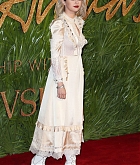 Selena_Gomez_-_The_Fashion_Awards_2017_on_December_4-22.jpg