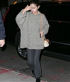 Selena_Gomez_-_Visiting_Taylor_Swift_in_NYC_on_September_10-01.jpg