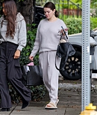 Selena_Gomez_-_Visiting_a_salon_in_West_Hollywood_January_222C_202406.jpg