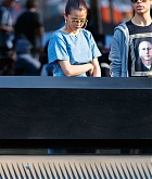 Selena_Gomez_-_Visits_911_Memorial_with_her_mom_and_her_cousins_in_New_York_-_September_24-01.jpg