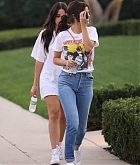 Selena_Gomez_-_Visits_a_friends_house_in_Los_Angeles2C_CA_-_January_3100002.jpg