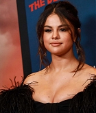 Selena_Gomez_-__The_Dead_Don_t_Die__film_premiere_at_the_MoMa_in_New_York_28June_102C_201929-02~0.jpg