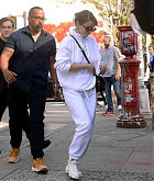 Selena_Gomez_-___Sofia_Carson_have_lunch_at_Shun_Lee_restaurant_in_New_York_City2C_0515202204.jpg