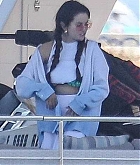 Selena_Gomez_-_celebrates_Memorial_Day_with_friends_aboard_a_luxury_yacht_in_Malibu2C_California__0531202201.jpg