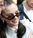 Selena_Gomez_-_greets_fans_after_her_Rare_beauty_event_at_the_Bulgari_Hotel_in_Paris2C_France__0609202302.jpg