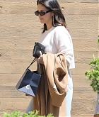 Selena_Gomez_-_hits_up_Nobu_for_lunch_in_Malibu2C_California__0821202206.jpg