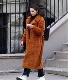 Selena_Gomez_-_is_all_smiles_on_the_set_of_Only_Murders_In_The_Building_filming_in_Manhattan2C_New_York__02242021_04.jpg