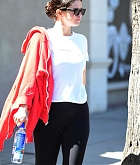 Selena_Gomez_-_leaving_a_gym_after_a_workout_session_in_LA_August_292C_2019-06.jpg