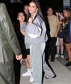 Selena_Gomez_-_returns_to_her_hotel_after_the_VMA_s_in_New_York2C_0912202302.jpg