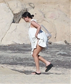 Selena_Gomez_-_rings_the_new_Year_on_the_beach_in_Cabo2C_Mexico__0102202307.jpg