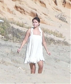 Selena_Gomez_-_rings_the_new_Year_on_the_beach_in_Cabo2C_Mexico__0102202312.jpg