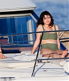 Selena_Gomez_-_stuns_as_she_soaks_up_the_sun_in_a_green_bikini_in_Hawaii2C_HI__12312019-10.jpg