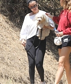 Selena_Gomez_-_takes_new_puppy_for_a_hike_with_friends_in_Los_Angeles2C_07062019-01.jpg