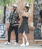 Selena_Gomez_-_with_The_Weeknd_in_Buenos_Aires_on_March_28-07.jpg