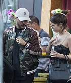 Selena_Gomez_-_with_The_Weeknd_in_Buenos_Aires_on_March_28-13.jpg