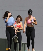 Selena_Gomez__-steps_out_for_pilates_with_friends_in_Los_Angeles_on_March_14-06.jpg