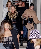 Taylor_Swift2C_Sophie_Turner2C_and_Selena_Gomez_-_Out_in_New_York_November_42C_202310.jpg